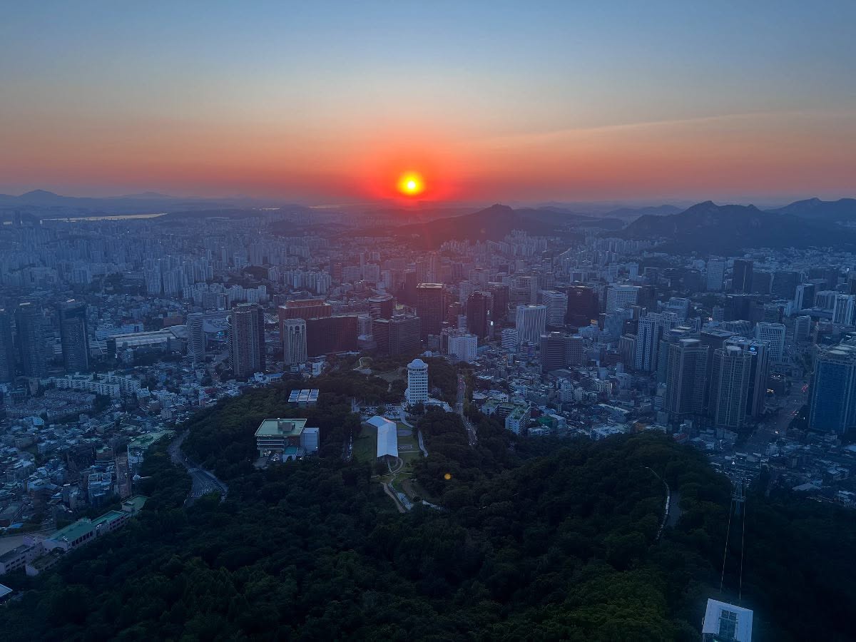 Seoul at Sunset — Seoul Tower看夜景